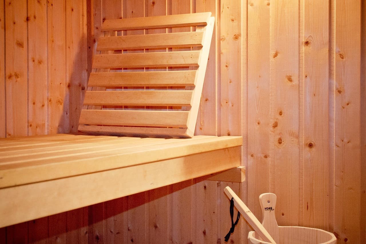 Cold Plunge, Sauna, and Massage Guns: What Actually Helps Recovery After 40